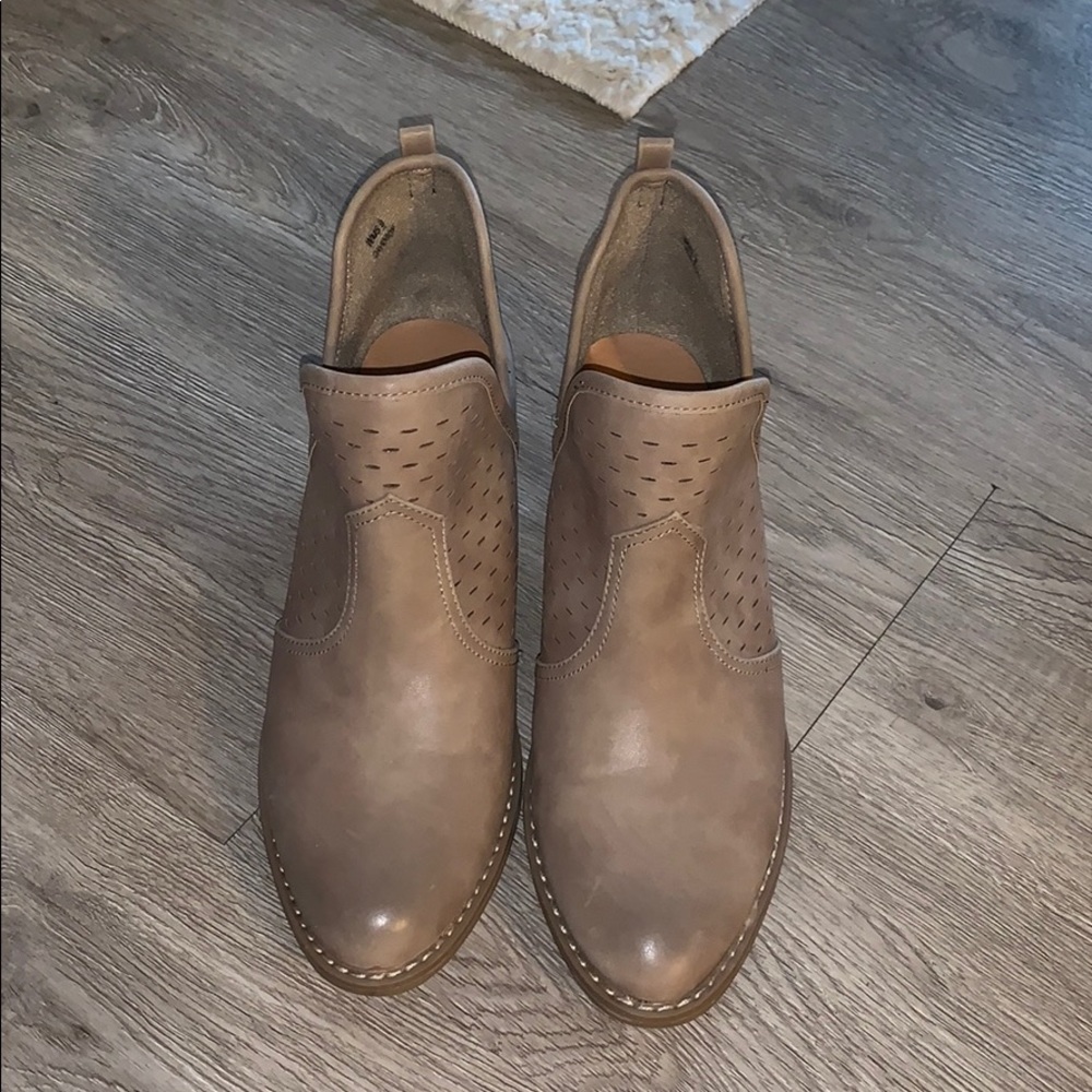 Report Tan Booties